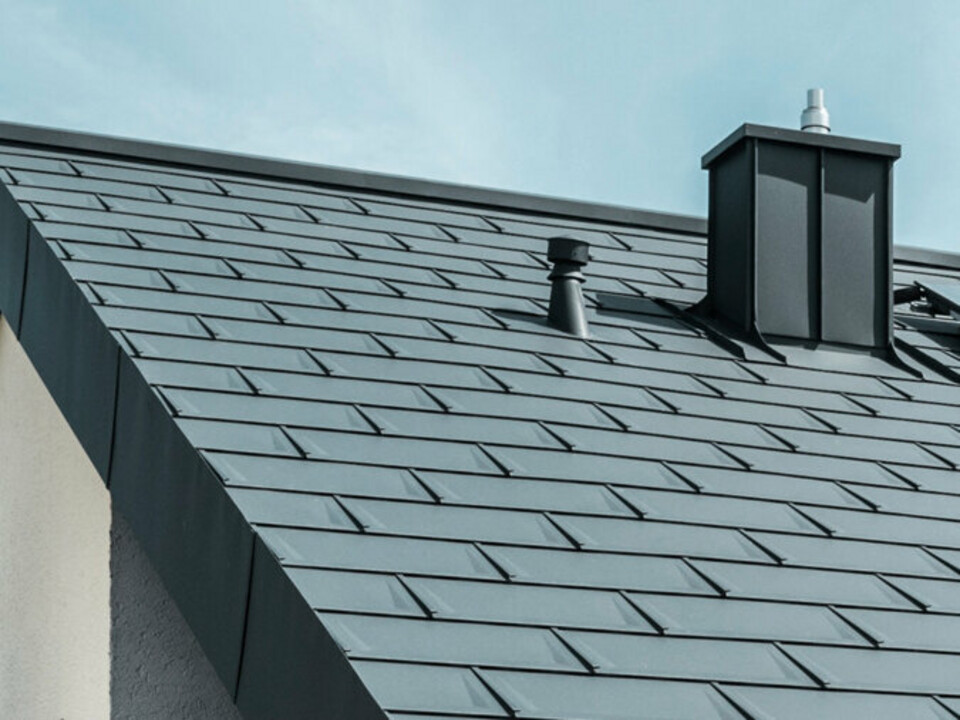 Einfamilienhaus in Newel-Besslich mit PREFA Dachplatte R.16 und PREFA Dachentwässerungssystem in anthrazit